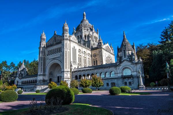 Basilique Sainte-Thérèse de Lisieux