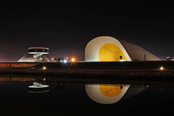 Niemeyer nocturno