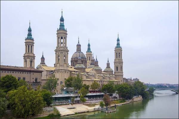Zaragoza Basilica de Nuestra Sinyora d'o Pilar