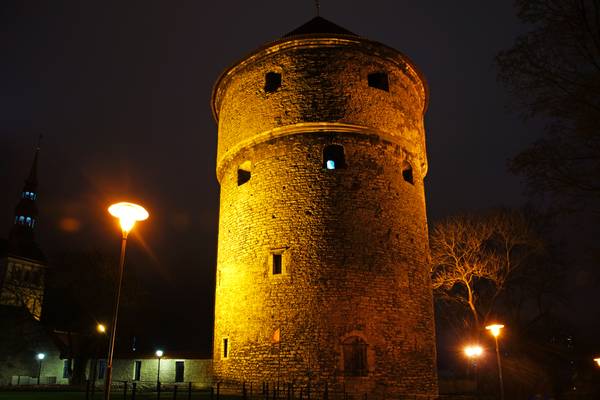 Tallinn by night. Kiek in de Kök tower