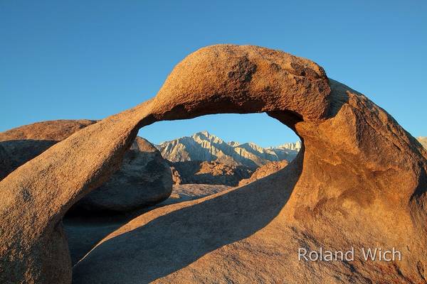 Alabama Hills - Moebius Arch