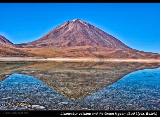 Licancabur volcano and the Green lagoon  (Sud-Lípez, Bolivia)