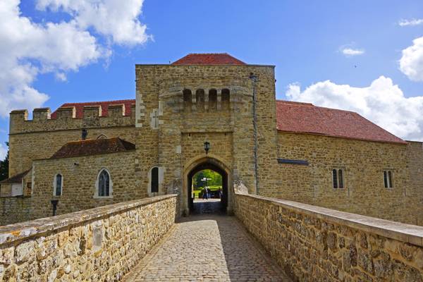 Leeds Castle gatehouse