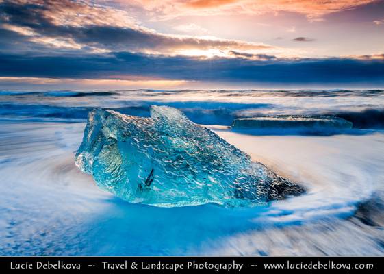 Iceland - Jökulsárlón Glacier Lagoon - Black Sand beach with Pieces of Ice