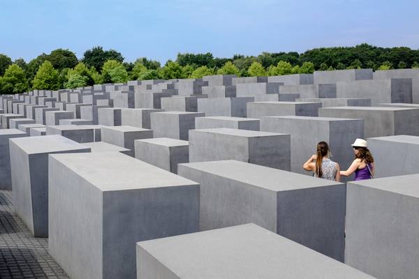 Besucher im Holocaust Mahnmal