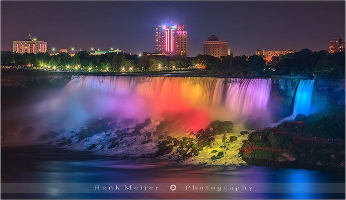 Light Show American Falls - Niagara Falls