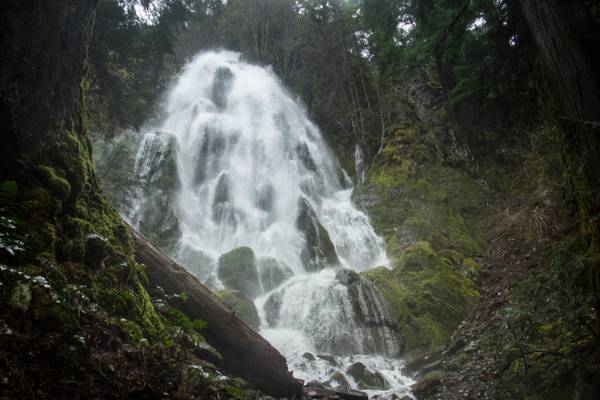 Moonfalls waterfall, Oregon