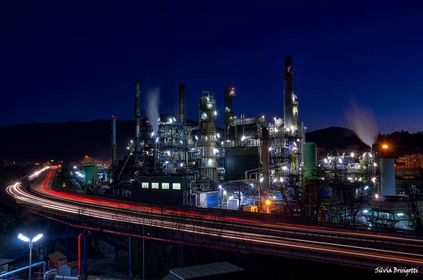 The Lights of Refinery