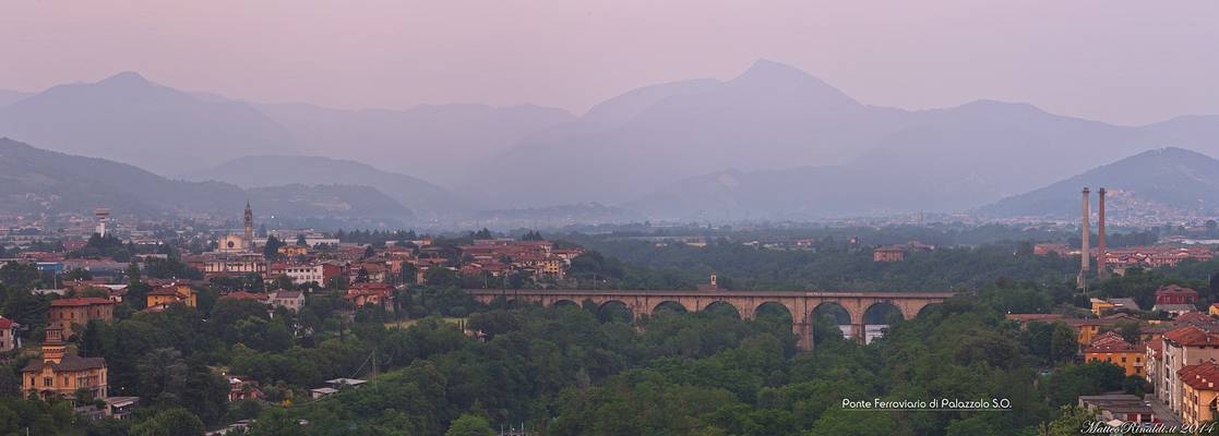 Panorama dalla Torre di San Fedele di Palazzolo S.O. verso il ponte ferroviario