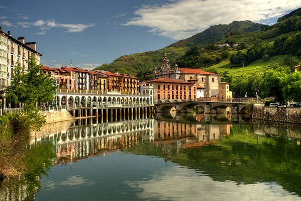 Calm Green Tolosa