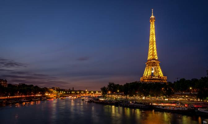 Eiffel Tower from Pont de Bir-Hakeim