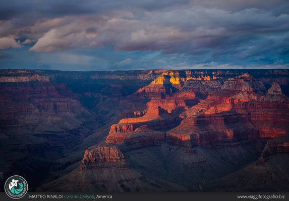 Spot di luce sul grand Canyon