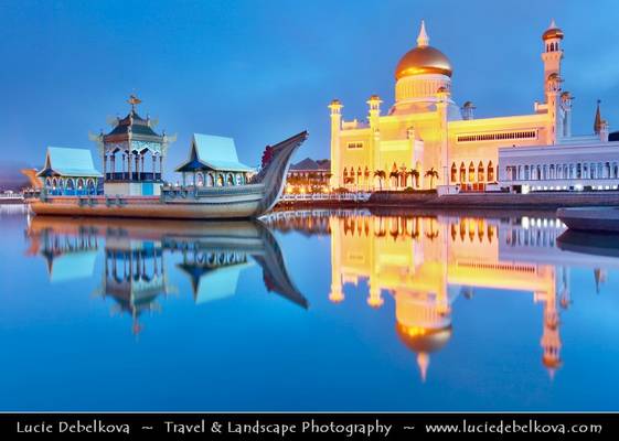 Brunei - Bandar Seri Begawan - Sultan Omar Ali Saifuddien Mosque at Dusk - Twilight - Blue Hour - Night
