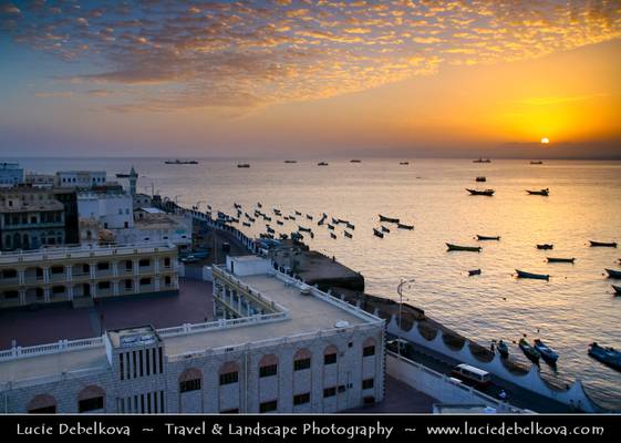 Yemen - Sunset in Al Mukhala Fishing Harbour