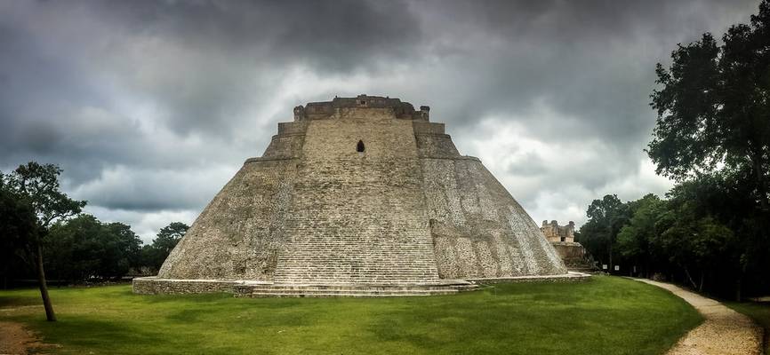 Clouds Over The Main Pyramid (Uxmal, Yucatan, Mexico. Gustavo Thomas © 2015)