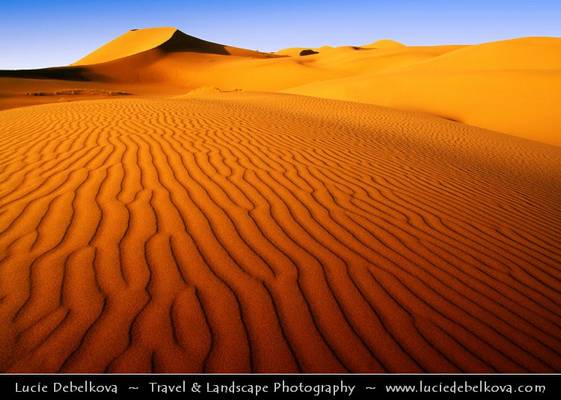 Iran - Dunes at Maranjob at Dasht-e Kavir Desert