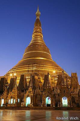 Yangon - Shwedagon Pagoda at dawn