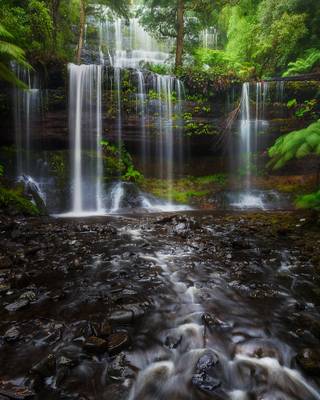 Cascade curtain