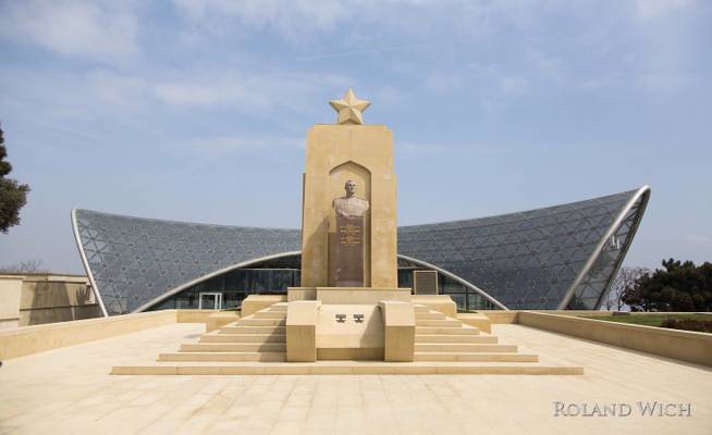 Baku - Martyr Monument