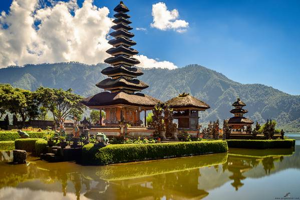 Bali - Ulun Danu Water Temple