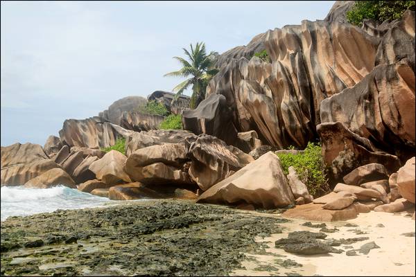 Seychelles coastal rocks