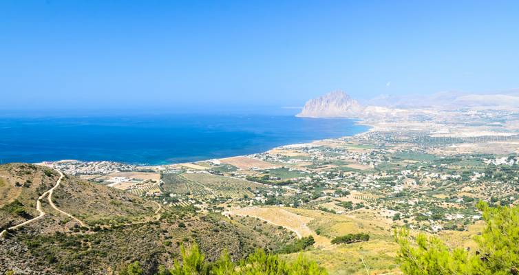 Vista dal Monte Erice sulla costa nord-ovest della Sicilia