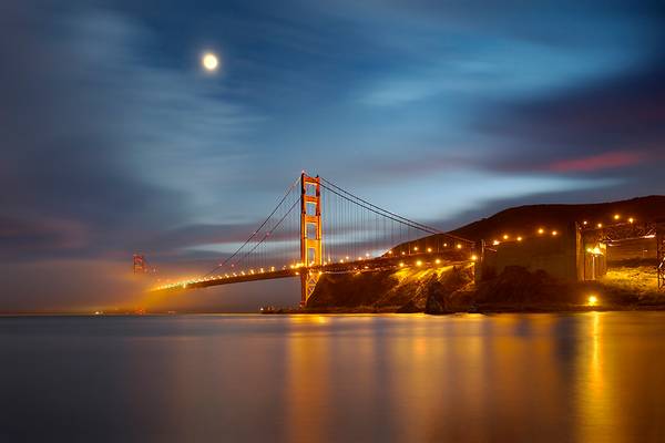 Golden Gate Bridge - Into The Mist