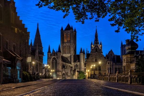 Across the bridge,Gent