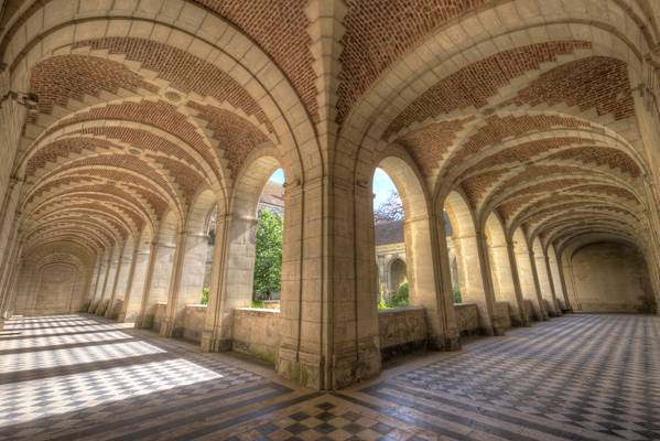 Cloister [FR]