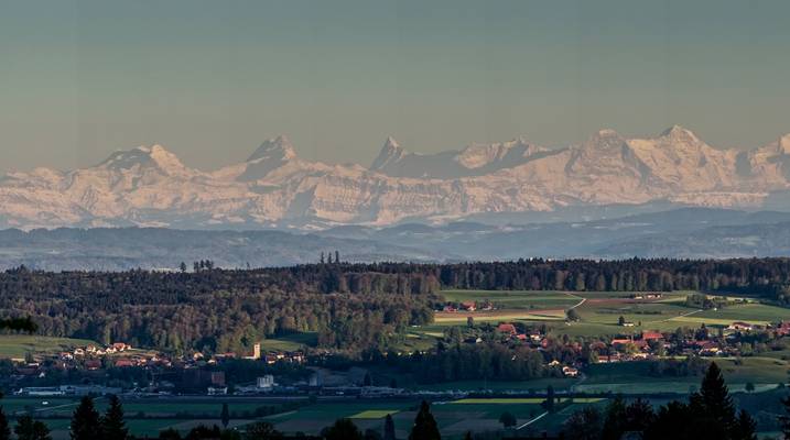 The alps seen from Lommiswil