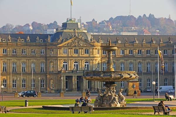 Schlossplatz fountain & the New Palace