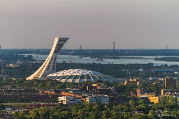 Montréal: La tour Olympique