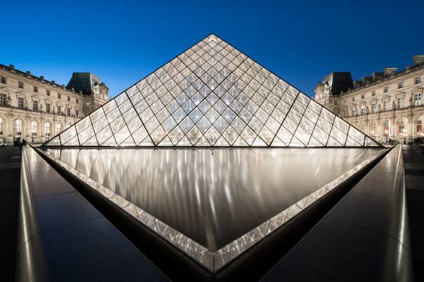 Pyramide du Louvre