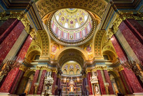 _MG_8138_web - Interior of St. Stephen's Basilica