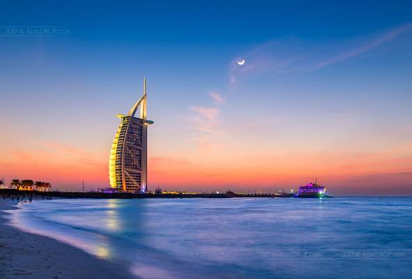 _MG_8594_web - Burj al Arab under moonlight