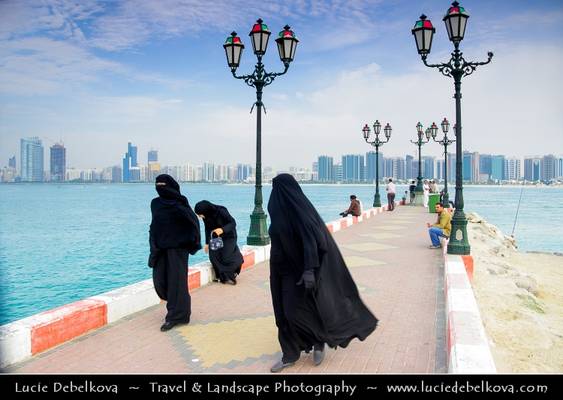 United Arab Emirates - Afternoon walk on the Abu Dhabi Corniche