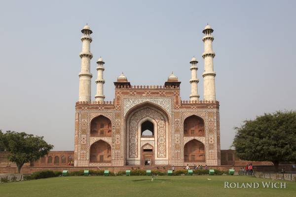 Agra - Akbar's Tomb