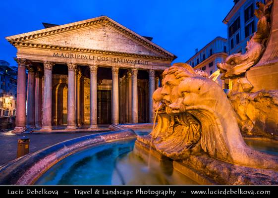 Italy - Rome - Pantheon at Dawn - Blue hour - Night - Twilight