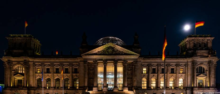 Reichstag-Platz der Republik