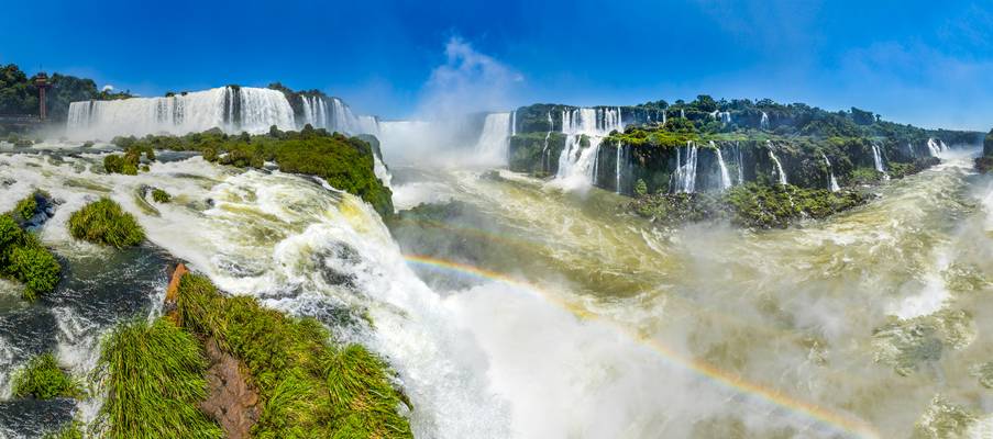 The devil’s throat at Iguazú Falls