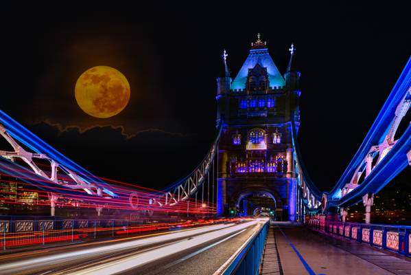 "Tower Bridge" * London England