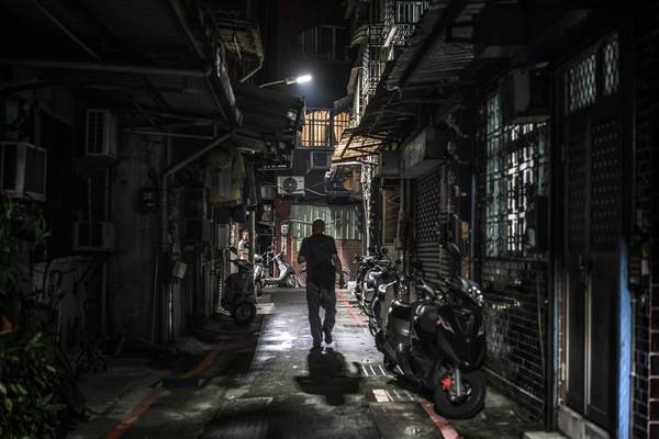 Taipei after dark, alleys