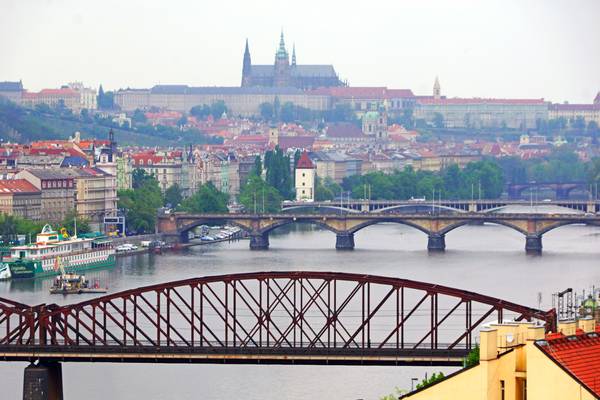 Pražský hrad over Vltava bridges