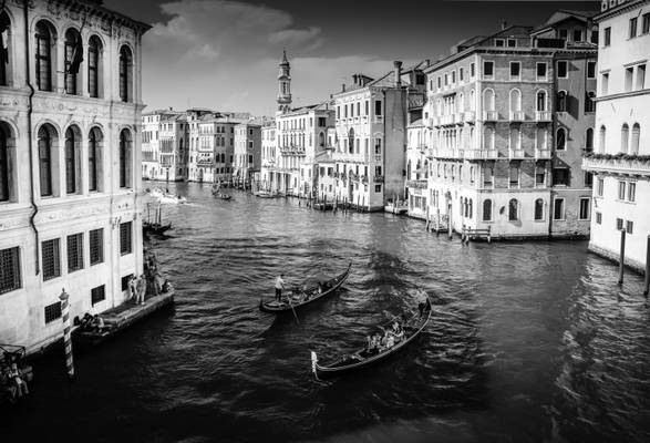 Traffic on the Grand Canal