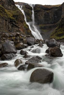 Ysti-Rjúkandi Waterfall