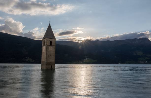 Sonnenuntergang am Reschensee