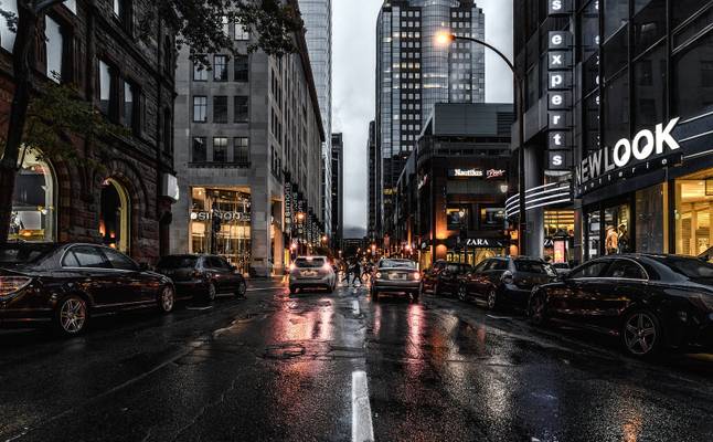 Walking in the rain, Montreal