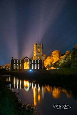 Fountains abbey by floodlight ..