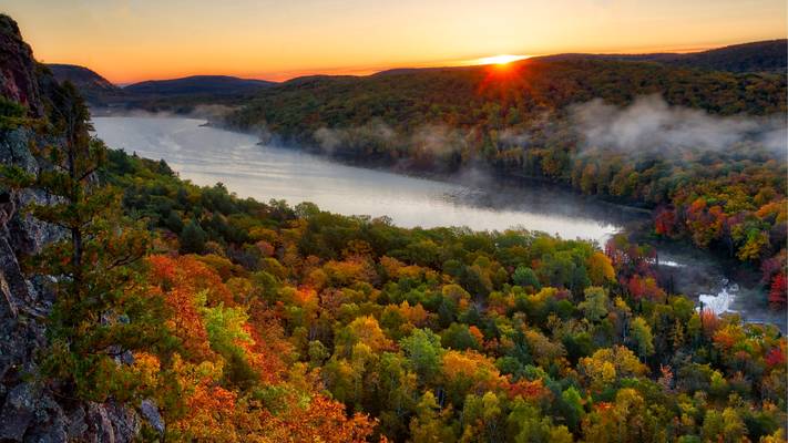 Lake of the Clouds Sunrise