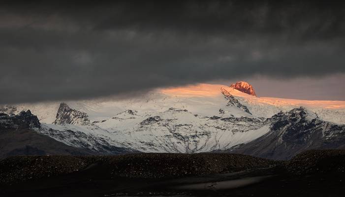 Summit Sunrise from Jökulsárlón Ice Beach, Iceland